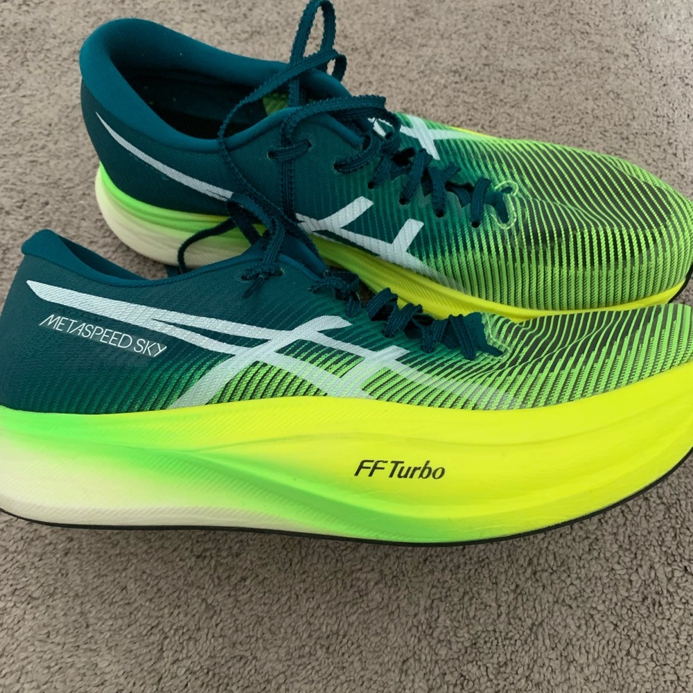 ASICS Metaspeed Sky +